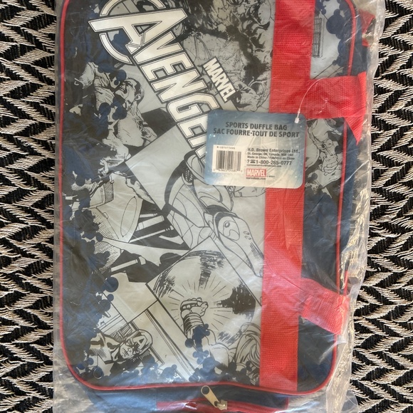 Avengers duffle bag - Picture 9 of 10